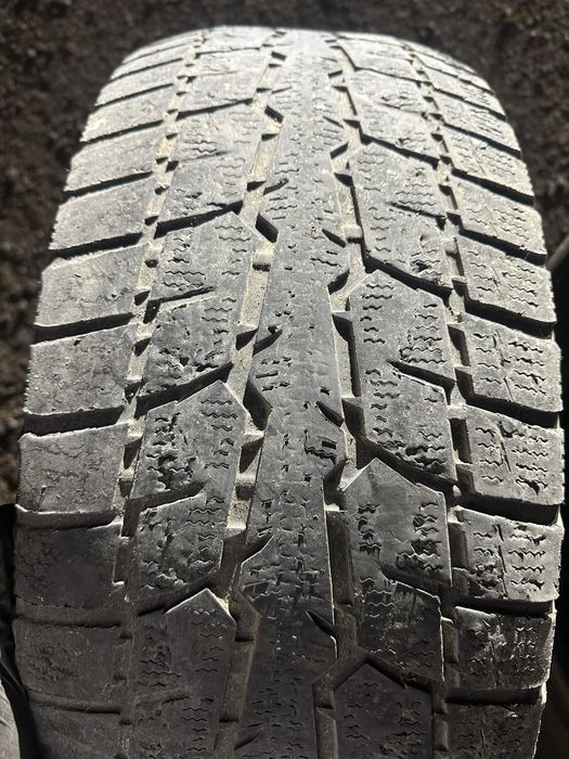 Авто шины 265/65R17 (8шт)