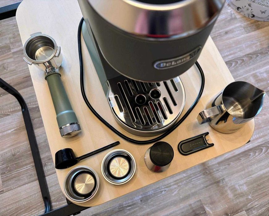 Espressor manual De’Longhi Dedica Duo EC890.GR