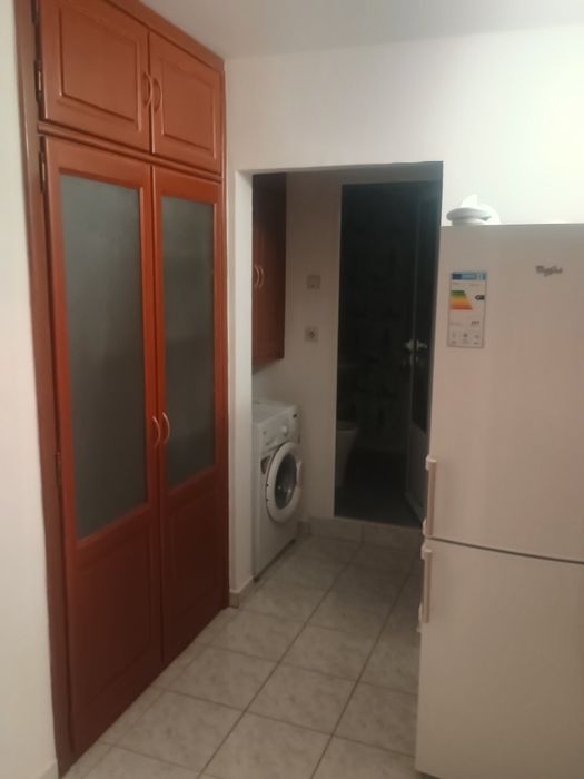 Închiriez apartament cu doua camere