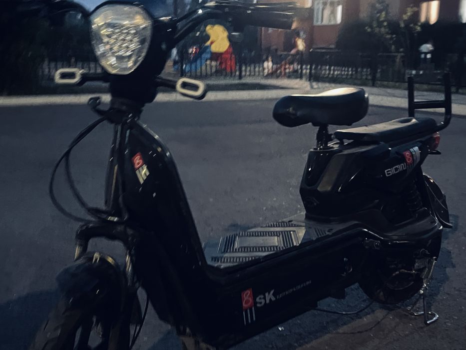 Скутер Sk 8 ,400 ват