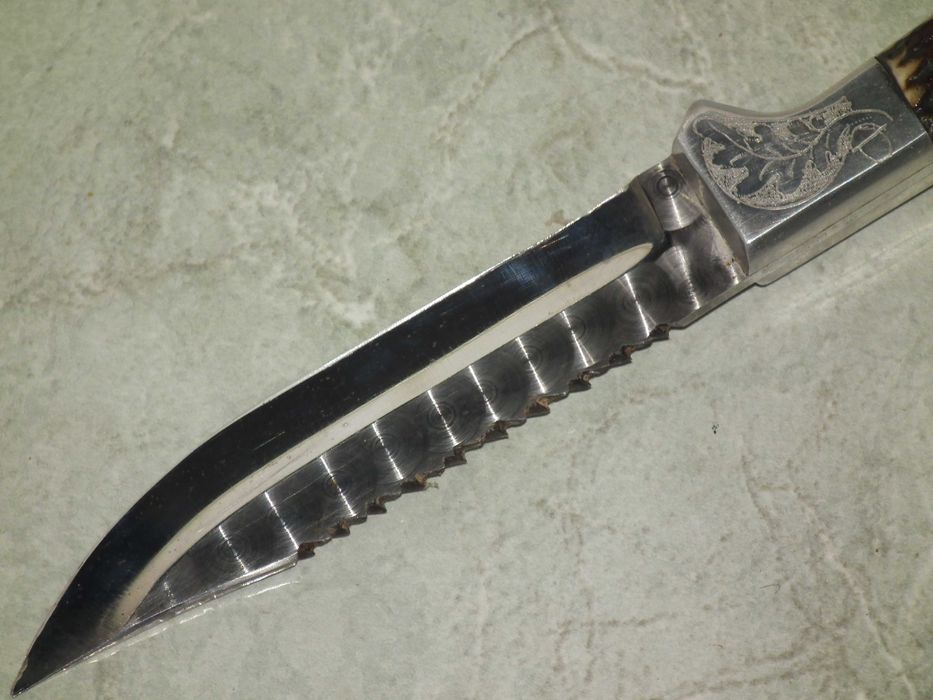 Cutit de vánátoare cutit cu plásele din corn + toc piele nr.18