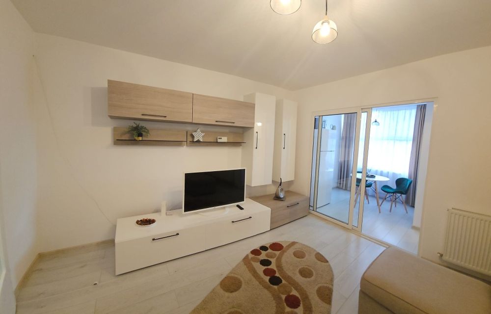 Garsonieră la 5 min de Coresi  cu loc de parcare