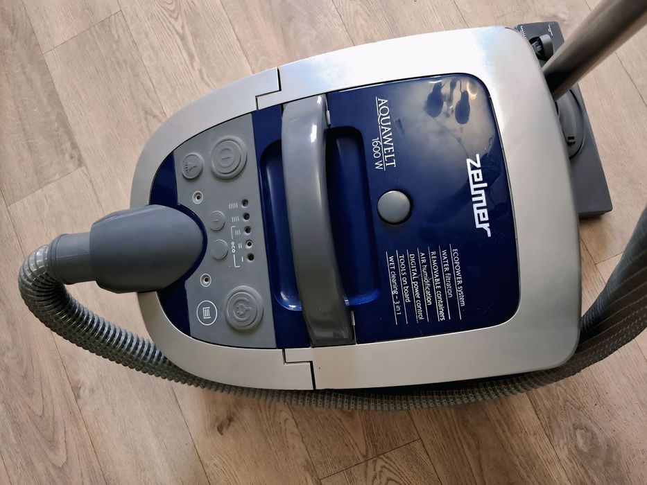 Продаётся моющий пылесос Zelmer