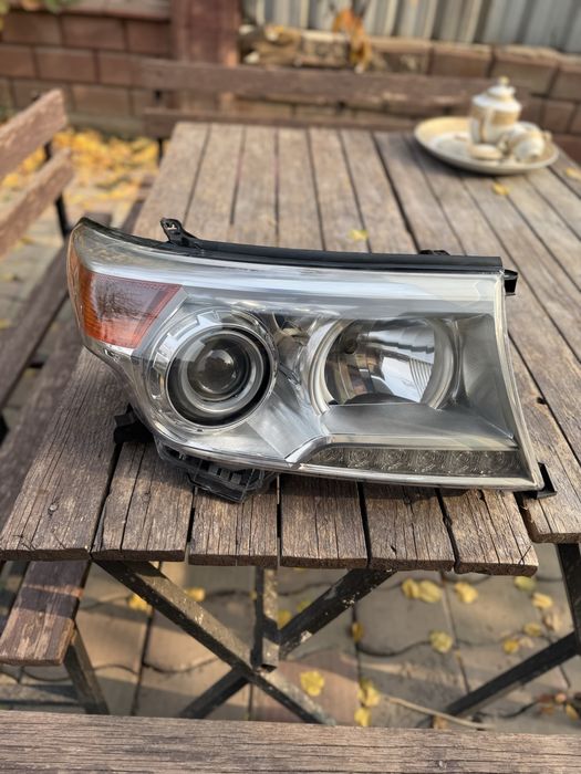 Фара правая оригинал