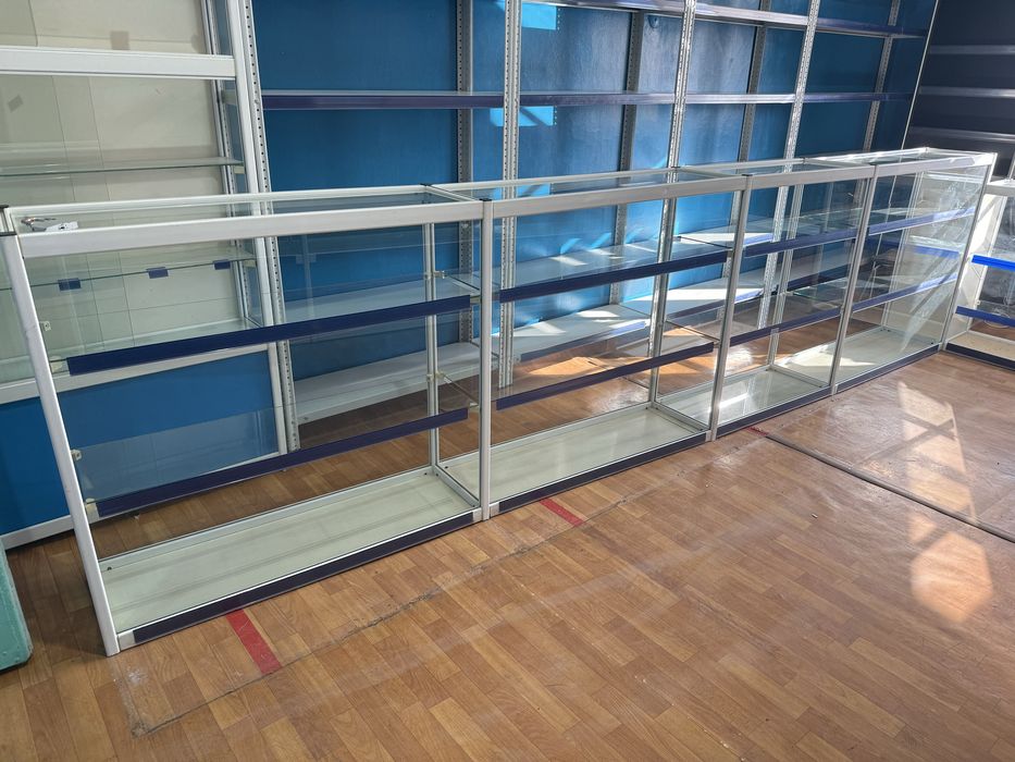 Продам напольные витрины