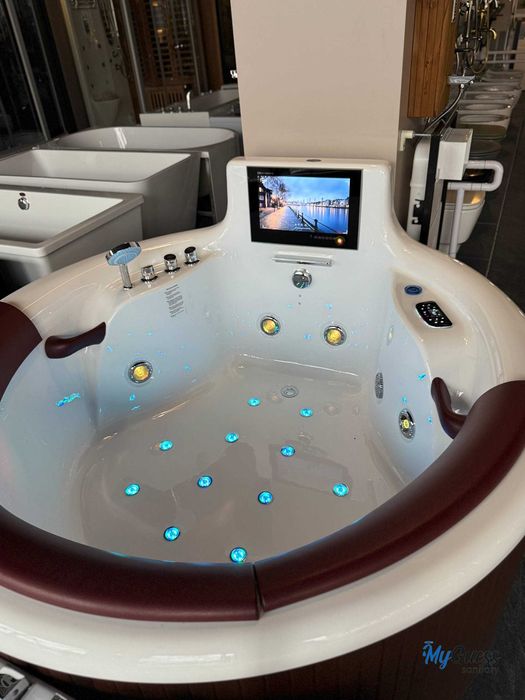 Отдельно стоящая джакузи ванна / Jakuzi vanna