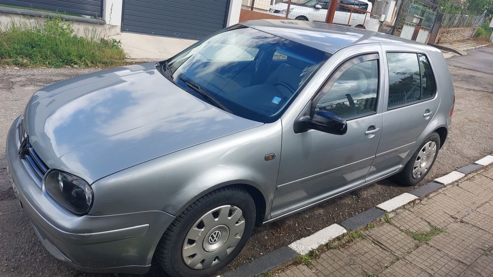 Продавам VW-Golf 1.8 LPG