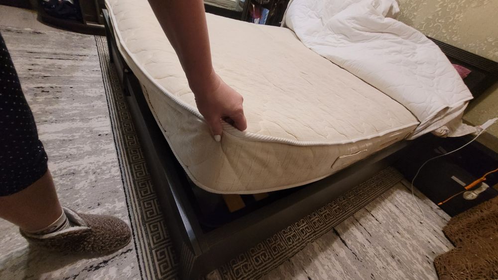 Отдам матрас, самовывоз!