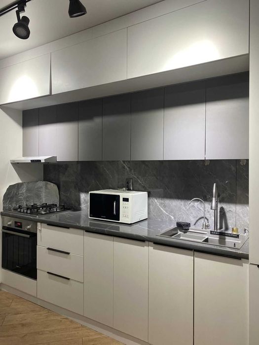 Продается 1 ком  2-база  площадь 50