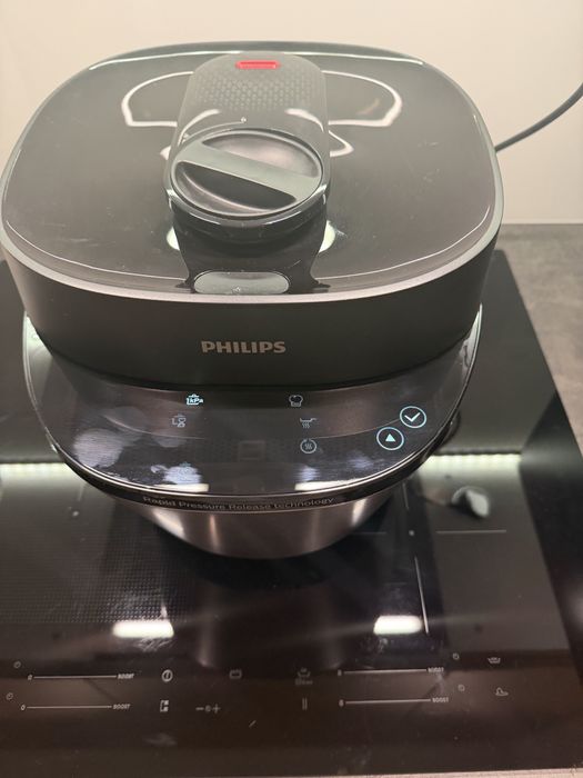 Aparat de gătit multifuncţional Philips Oală sub presiune universală