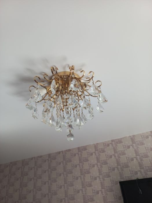 Продается люстры