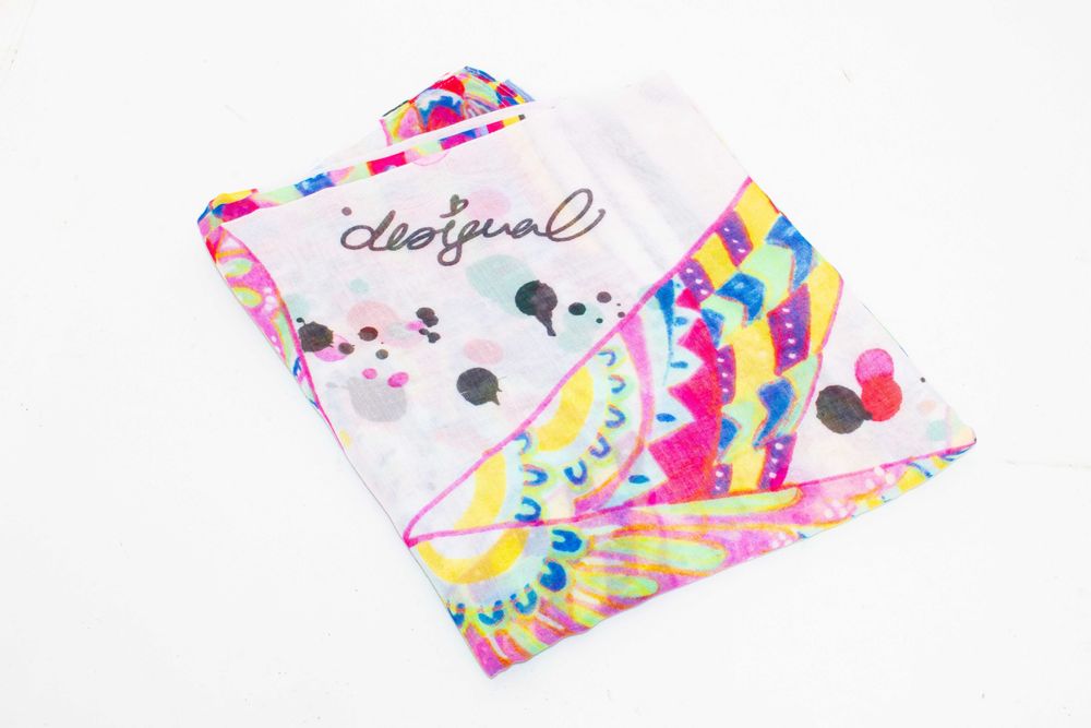 Desigual дамски голям бял шал с многоцветен принт колибри полиестер