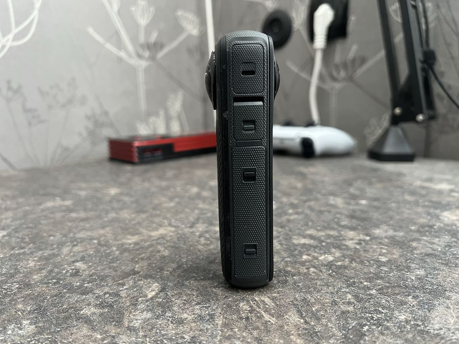 Камера Insta 360 X4