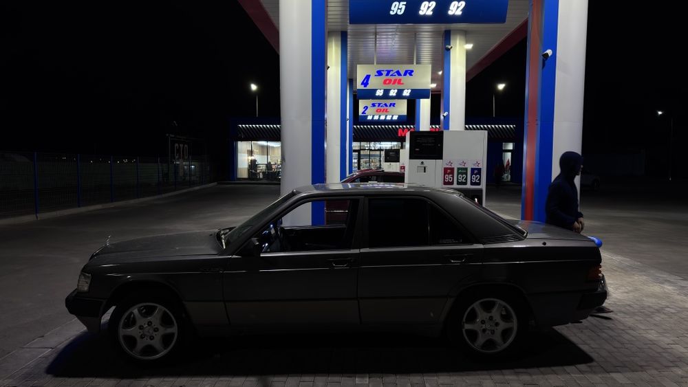 Мерседес 190е 2,0