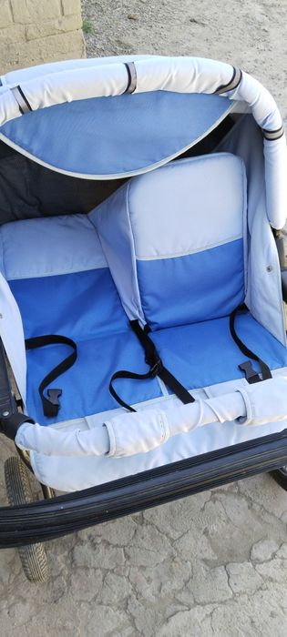 Продам коляску для двойняшек