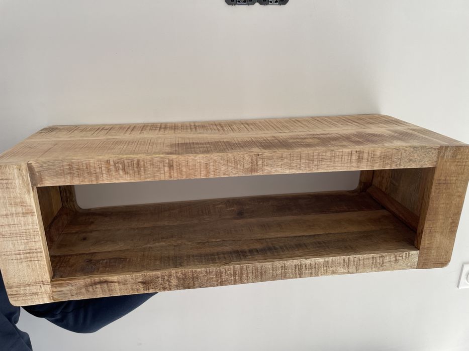 Etajera suspendabila