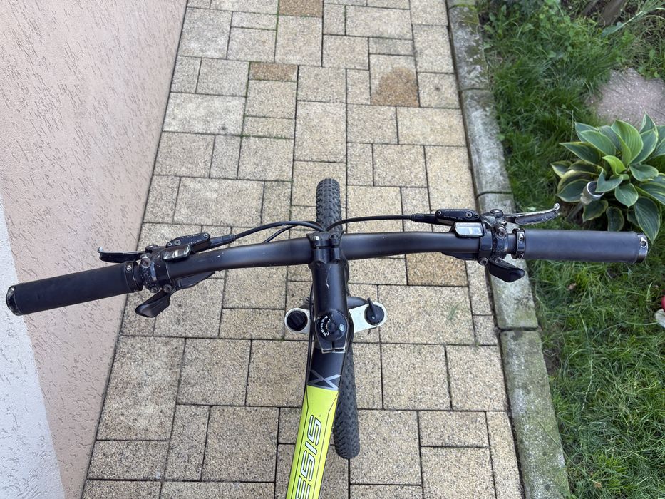 Bicicleta Mountain bike Genesis