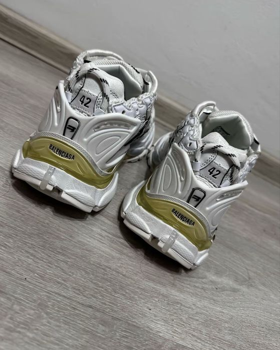Balenciaga Runner