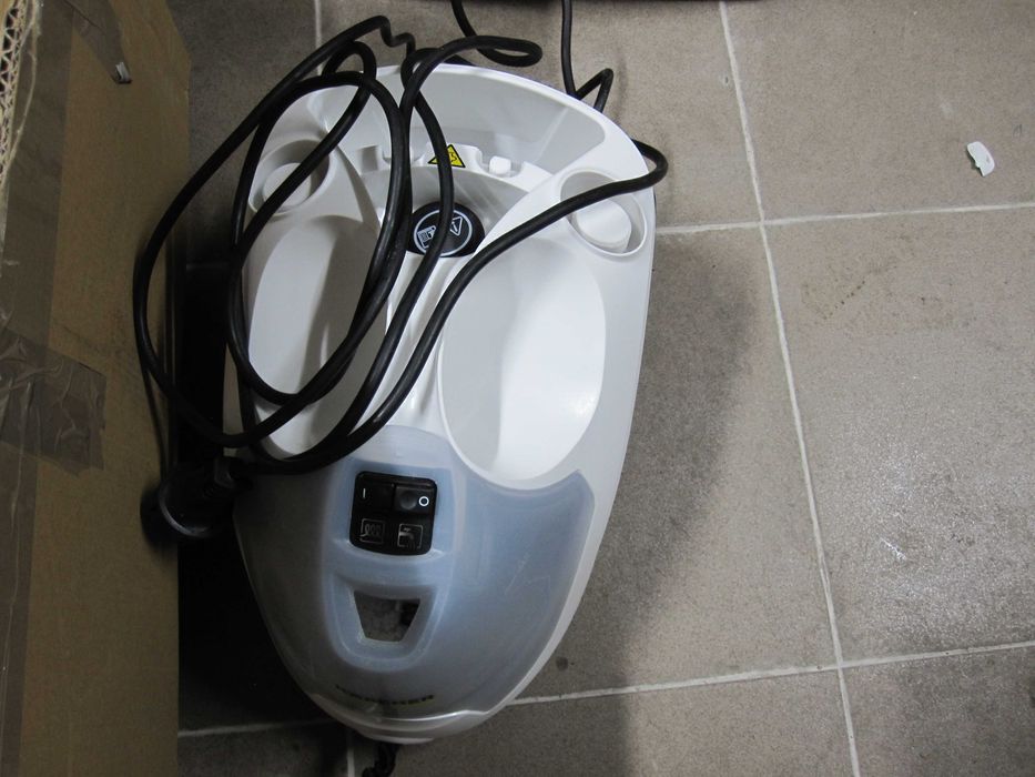 Aparat de curățat cu abur Kärcher SC 4 EasyFix alb
