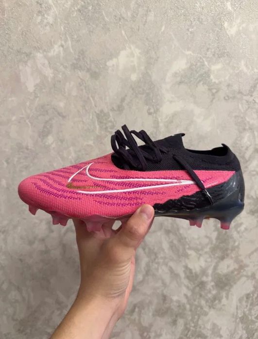 Новые бутсы Nike Phantom gx