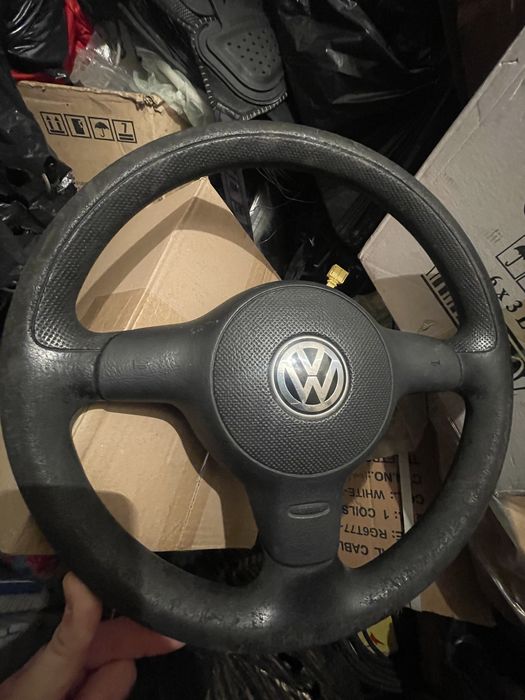 Продавам здрав волан с еърбек "airbag" за vw polo lupo