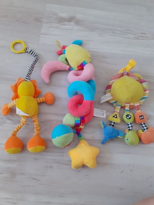 Детски играчки за закачане