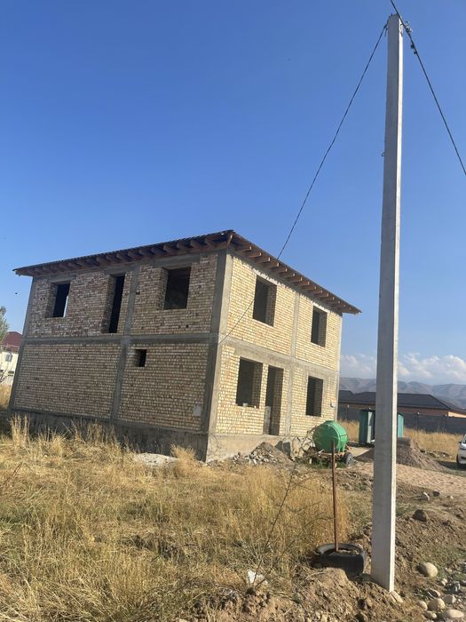 Продам дом 240 м2 на 15 сотках