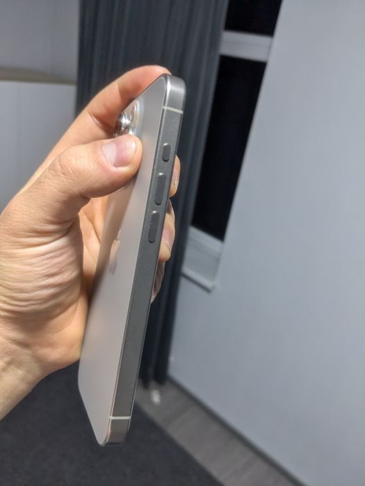 Iphone 15 pro natural titan