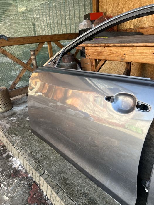 Продам двери на Камри 40