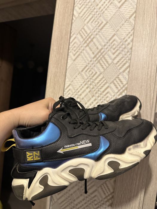 Кроссовки в хорошем состоянии