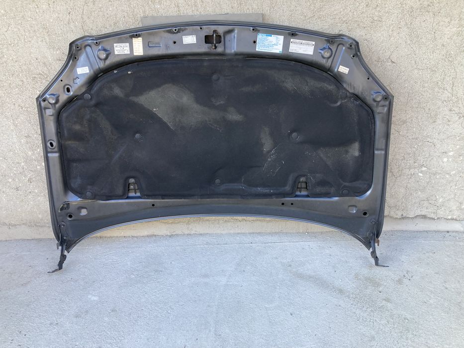 Преден капак за тойота авенсис/toyota avensis T25 03-08г