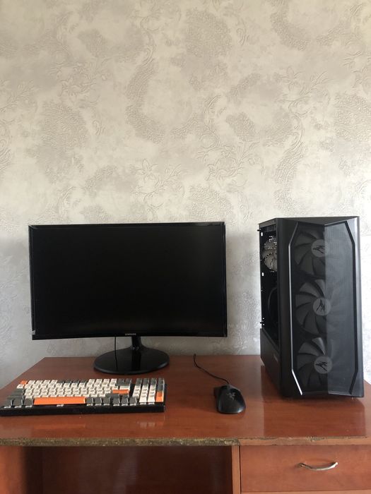 Arzon Igravoy kompyuter sotiladi