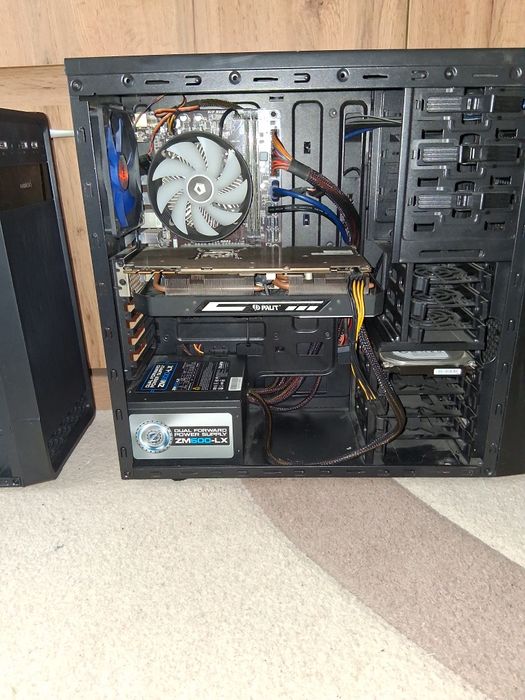 Геймърски компютри и монитор 27 инча 240 Hz