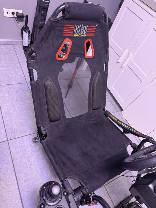 Volan logitech g920 (xbox si pc) si scaun next level racing gt lite