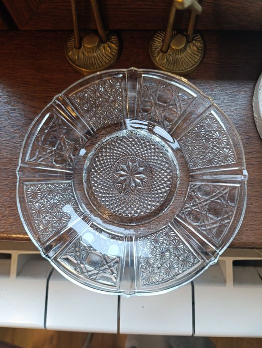 Чинии от стъкло тип кристални