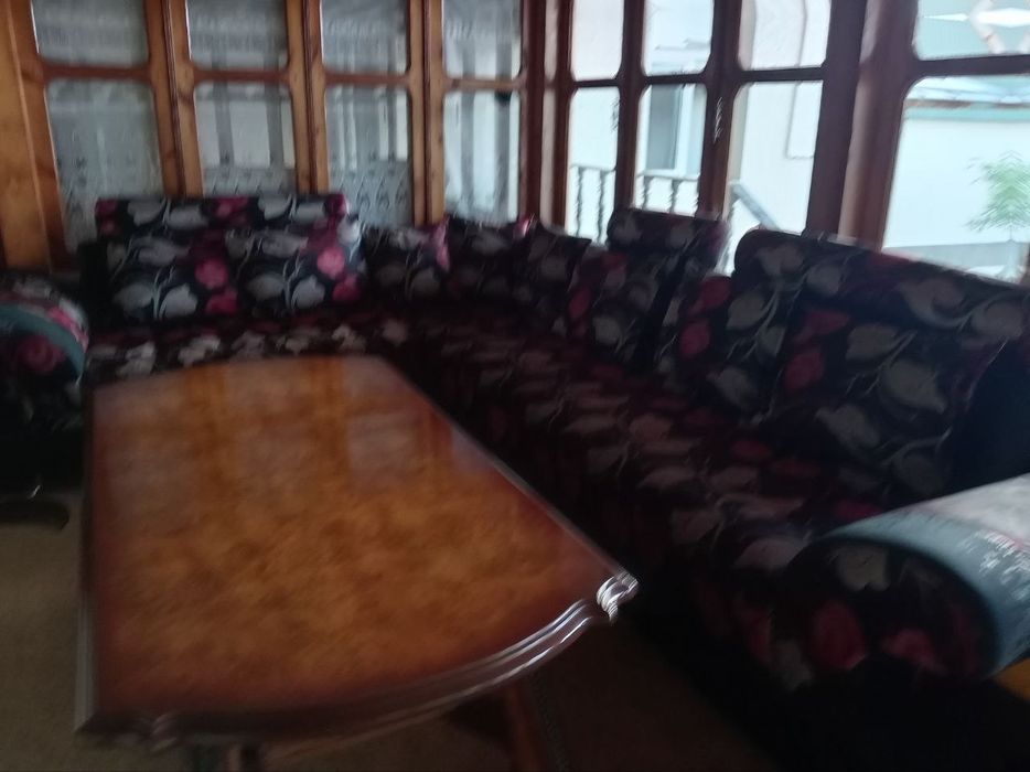 Ugalok va jurnalniy stol sotiladi