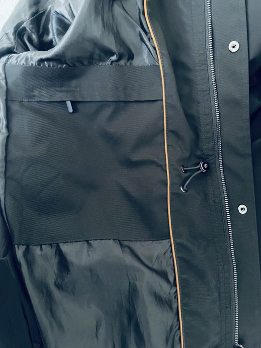 Продаю плащ………..