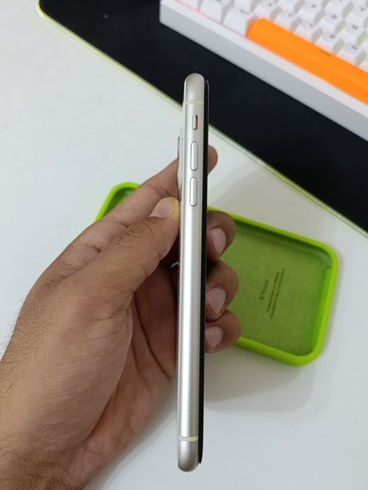 iPhone 11 в хорошем состоянии