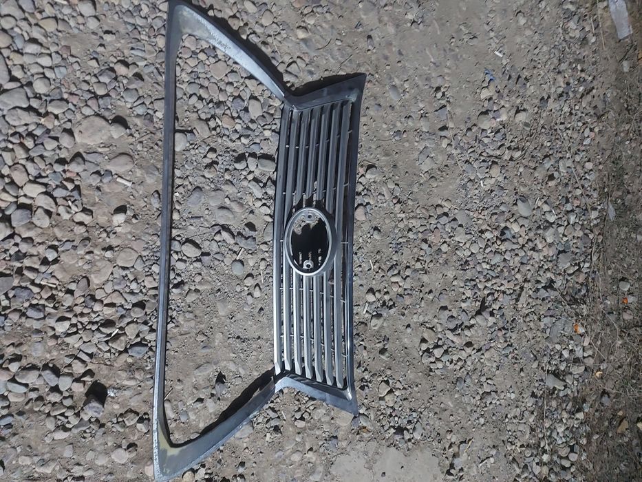 Решетка и фар правый для лексус