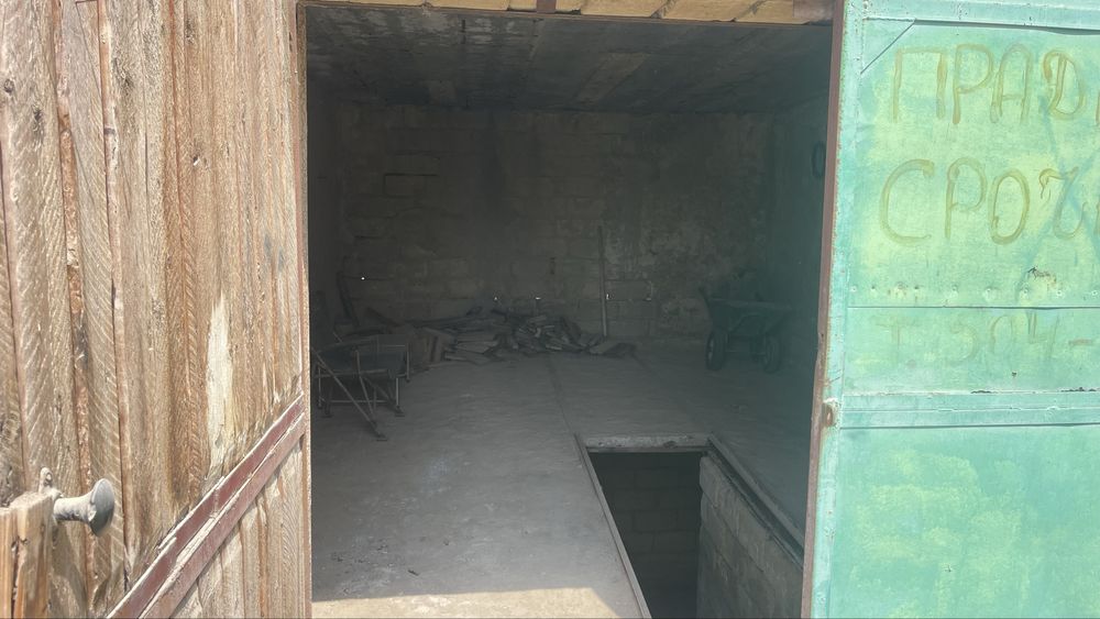 Продам два гаража в гск Каспий