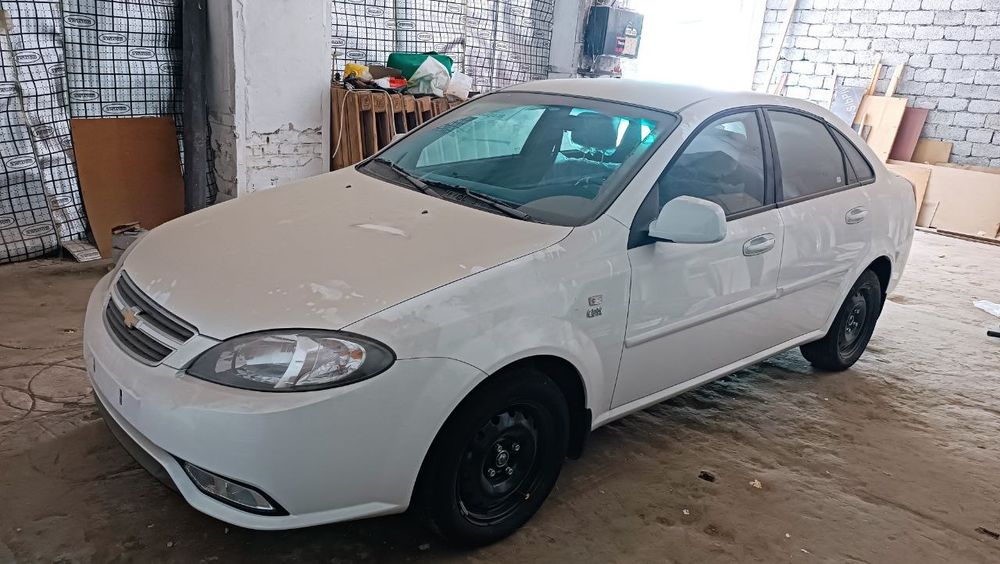 Lasetti jentra bez pravek 0 stok holatda