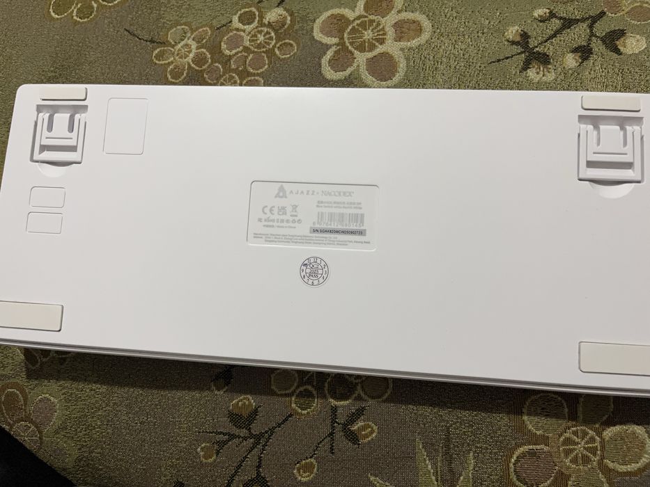 Ajazz ak820 на белых свитчах