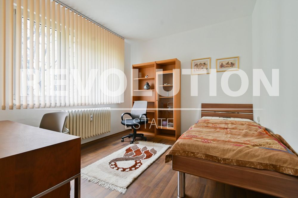 Дава се под наем Тристаен апартамент в София, Център - 93 кв.м за 750 € - Снимка #4