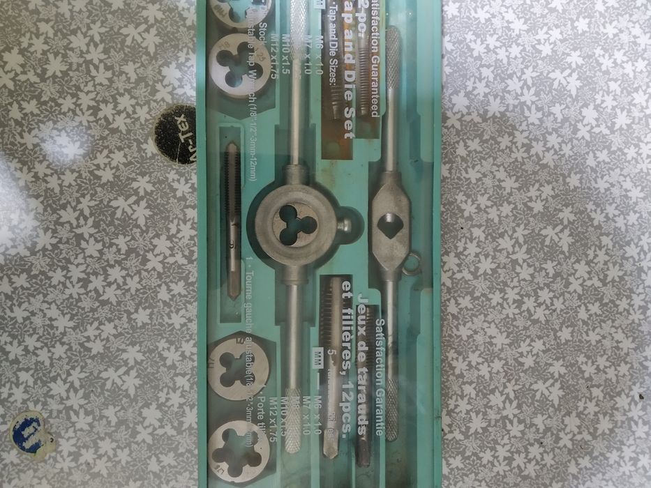 Набор для резки резьбы по металлу