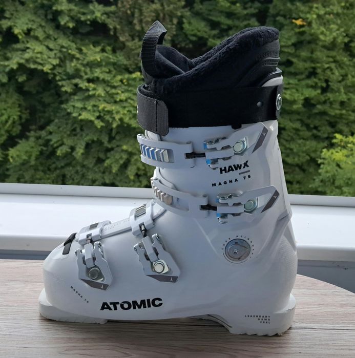 Clapari dama Atomic Hawx Magna 75 • 26–26.5 • aproape noi • GripWalk