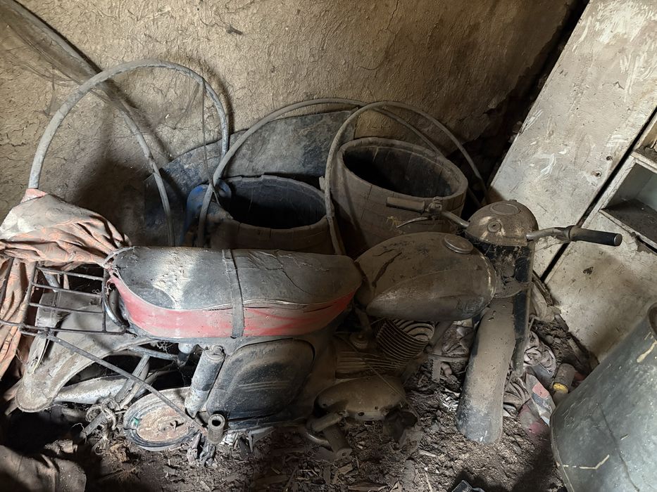 Продавам мотор зетка ява