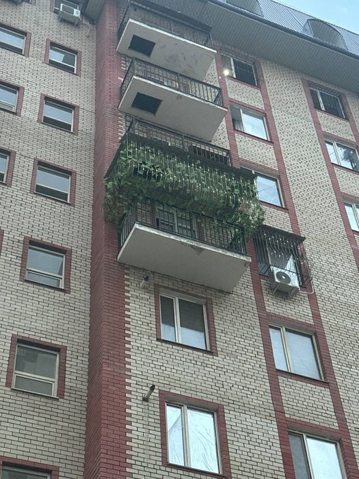 Сдается долгосрочно в аренду большая квартира (100 кв) в новостройке