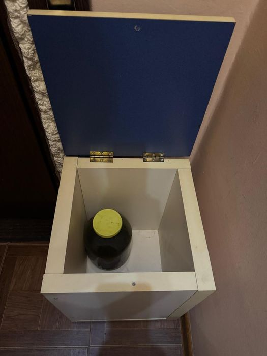 Отдам бесплатно прихожку и стенку.