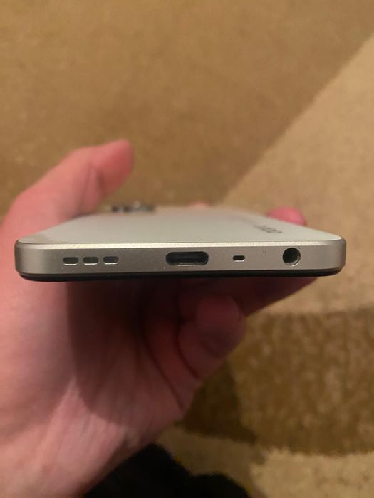 Продаю телефон орро А36