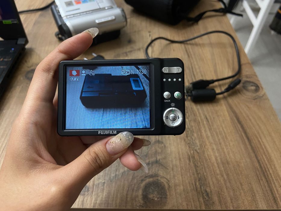 FUJIFILM J40 мыльница